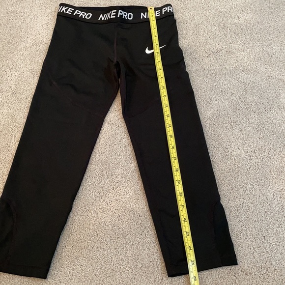 Girls- Nike Pro Black pants. This are not full length. - Picture 4 of 10